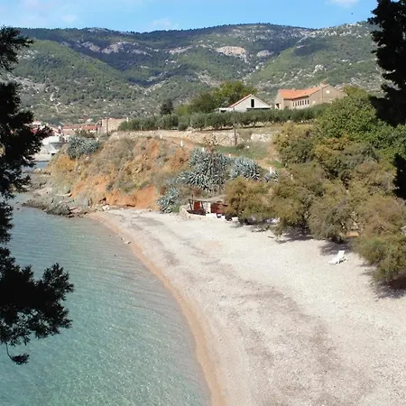 Holiday Apartments Komiza, Vis - 2916 * Vis